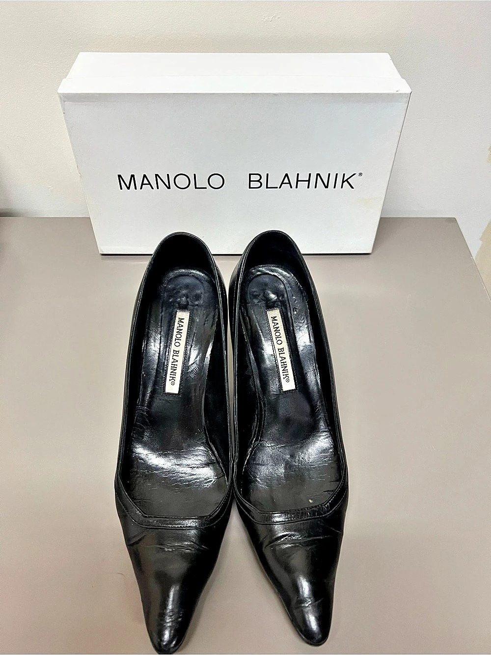 Manolo Blahnik Bulgaro Pumps Pointed Toe Black US 7.5